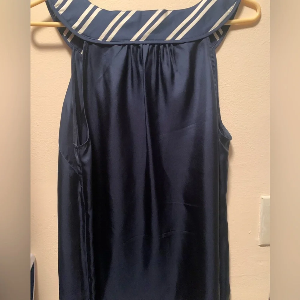 Vineyard Vines 100% Silk Stripe V Neck Piping Tank - Picture 5 of 7